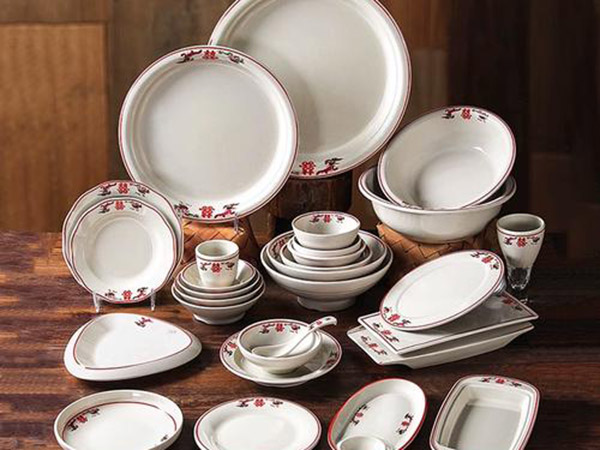 生活中使用密胺餐具的優(yōu)勢